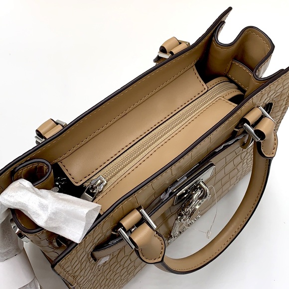 Michael Kors Hamilton Small
Satchel Crossbody Croc Embossed
CAMEL COLOR - Picture 8 of 16